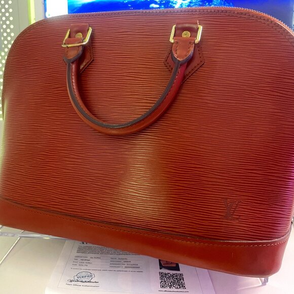 A cond Louis Vuitton Alma PM Bag in Epi Leather Brown/Cognac w/FREE COA! - Picture 1 of 15